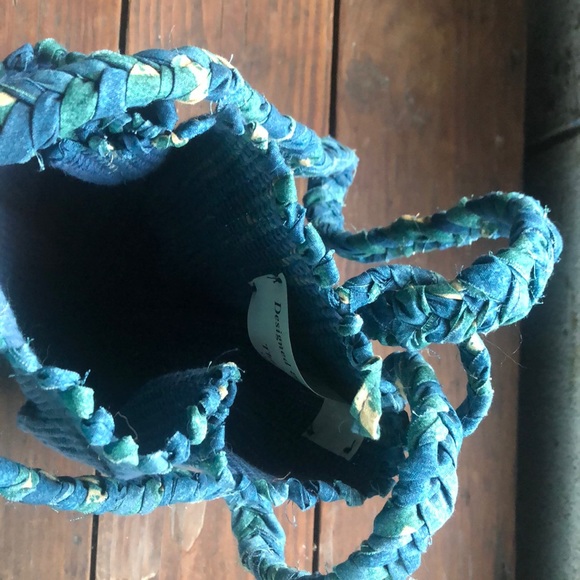 Blue woven backpack/purse - Picture 4 of 6